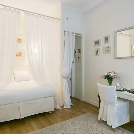 Chateau 41 Apartment